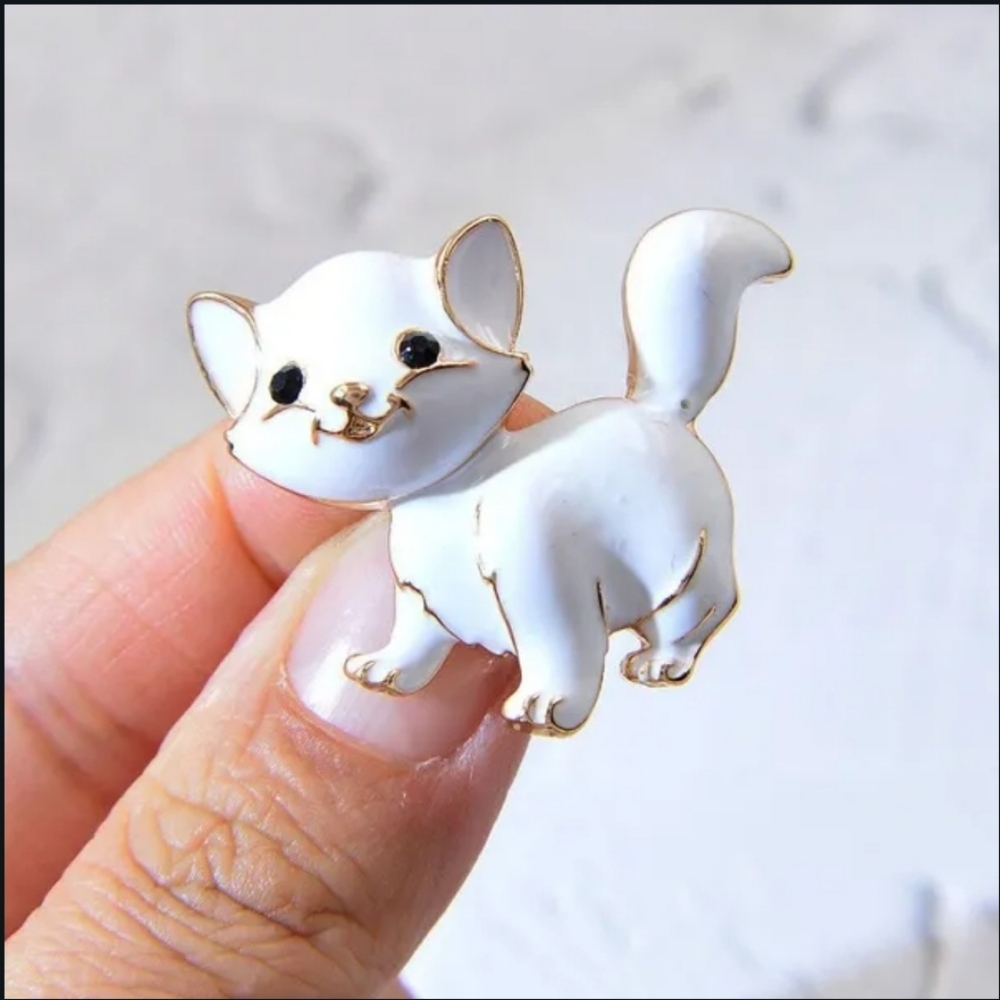 New Enamel White Cat Brooch Pin